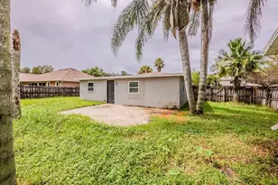 28042 Lois Dr, Tavares, FL 32778 - Photo 41