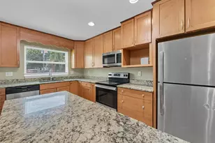 28042 Lois Dr, Tavares, FL 32778 - Photo 15