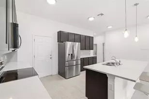 802 Reflection Lk Dr, Orlando, FL 32807 - Photo 11