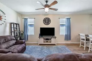8033 Penrose Pl, Wildwood, FL 34785 - Photo 9