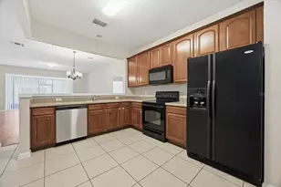 6388 Castelven Dr, Orlando, FL 32835 - Photo 7