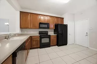 6388 Castelven Dr, Orlando, FL 32835 - Photo 9