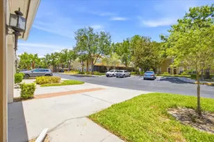 6388 Castelven Dr, Orlando, FL 32835 - Photo 5