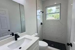 1217 E Price Blvd, North Port, FL 34288 - Photo 7