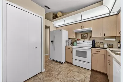 504 Sandpiper Court, Edgewater, FL 32141 - Photo 9