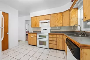 106 N Kentucky Ave, Deland, FL 32724 - Photo 15