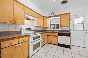 106 N Kentucky Ave, Deland, FL 32724 - Photo 17