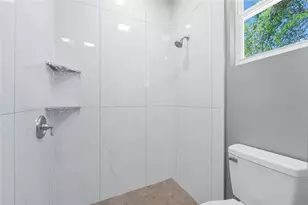 2034 E Grant Ave, Orlando, FL 32806 - Photo 9