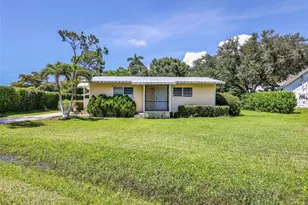 5211 Maple Ln, Naples, FL 34113 - Photo 3