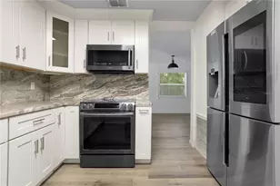 2412 Grandview Ave, Sanford, FL 32771 - Photo 9