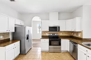 30612 Palmerston Pl, Wesley Chapel, FL 33545 - Photo 5