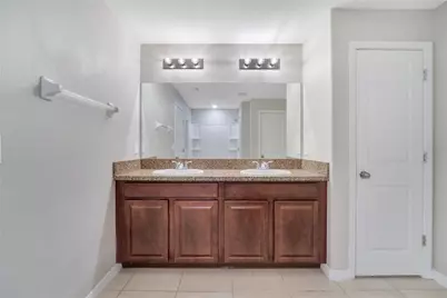 10116 Carloway Hills Drive, Wimauma, FL 33598 - Photo 17