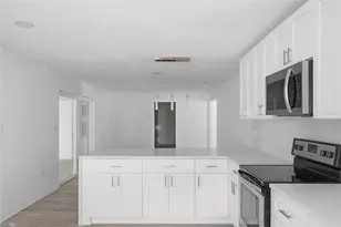 2733 Castle Oak Ave, Orlando, FL 32808 - Photo 9