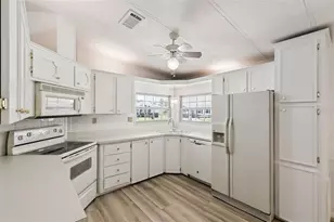 938 Blue Heron Blvd, Osteen, FL 32764 - Photo 9