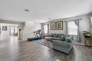 1002 Belvoir Dr, Kissimmee, FL 34744 - Photo 3