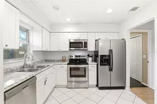 7806 Compass Dr, Orlando, FL 32810 - Photo 11