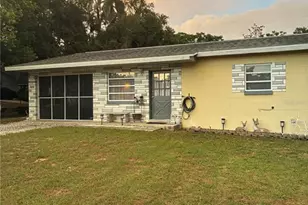 37 Pine St, Eustis, FL 32726 - Photo 3