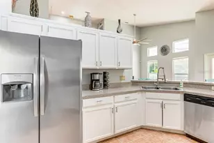418 Riggs Cir, Davenport, FL 33897 - Photo 11