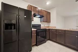9031 Wildflower Ln, Kissimmee, FL 34747 - Photo 11