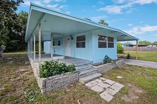 1389 NW 7th Ln, Lake Panasoffkee, FL 33538 - Photo 7