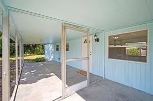 1389 NW 7th Ln, Lake Panasoffkee, FL 33538 - Photo 9