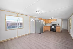 1389 NW 7th Ln, Lake Panasoffkee, FL 33538 - Photo 15
