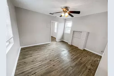 321 W Ianthe Street #6, Tavares, FL 32778 - Photo 5