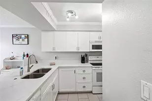 3024 Bonaventure Cir, Palm Harbor, FL 34684 - Photo 7