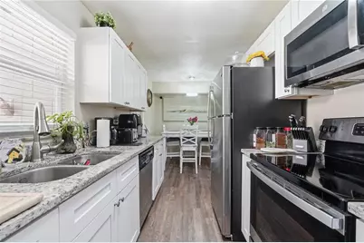 1410 Kozart Court, Orlando, FL 32811 - Photo 5