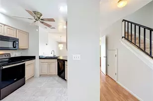 4931 Walden Cir, Orlando, FL 32811 - Photo 9