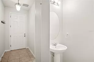 11472 Center Lake Dr, Windermere, FL 34786 - Photo 11