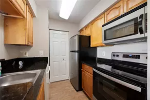 241 Afton Square, Altamonte Springs, FL 32714 - Photo 7