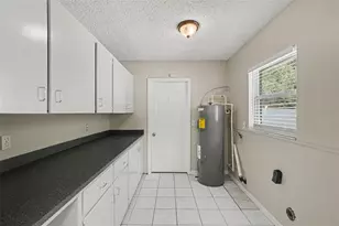 3607 Woodhill Dr, Brandon, FL 33511 - Photo 13