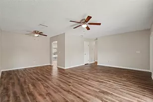 3607 Woodhill Dr, Brandon, FL 33511 - Photo 7