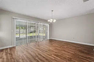 3607 Woodhill Dr, Brandon, FL 33511 - Photo 9
