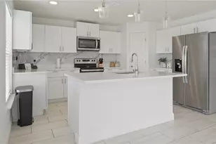 16 Alicante Ct, Kissimmee, FL 34758 - Photo 3