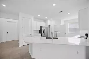 363 Loch Ct, Davenport, FL 33837 - Photo 7