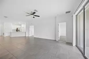363 Loch Ct, Davenport, FL 33837 - Photo 11