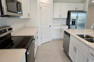 1009 Calico Pointe Cir, Groveland, FL 34736 - Photo 3