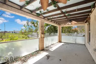 2904 NE 4th Pl, Cape Coral, FL 33909 - Photo 31