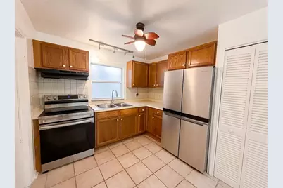 626 S 67th Street, Tampa, FL 33619 - Photo 9