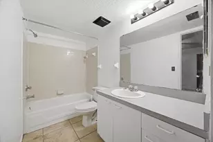 1602 Columbia Arms Cir, Kissimmee, FL 34741 - Photo 7
