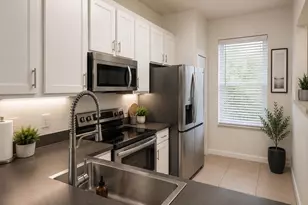 2761 Retreat View Cir, Sanford, FL 32771 - Photo 3