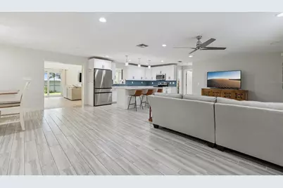 302 W Comanche Avenue, Tampa, FL 33604 - Photo 3