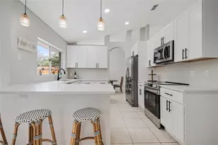 4040 Eagle Feather Dr, Orlando, FL 32829 - Photo 5