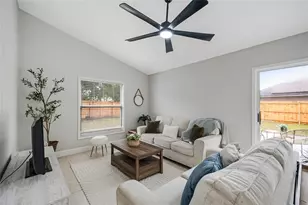 4040 Eagle Feather Dr, Orlando, FL 32829 - Photo 11