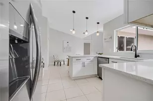 4040 Eagle Feather Dr, Orlando, FL 32829 - Photo 9