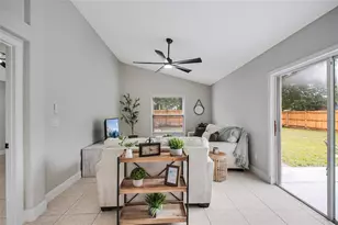 4040 Eagle Feather Dr, Orlando, FL 32829 - Photo 9