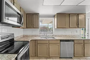 10161 Heathcliff St, Spring Hill, FL 34608 - Photo 7