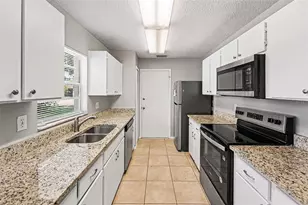 8739 Osage Dr, Tampa, FL 33634 - Photo 5